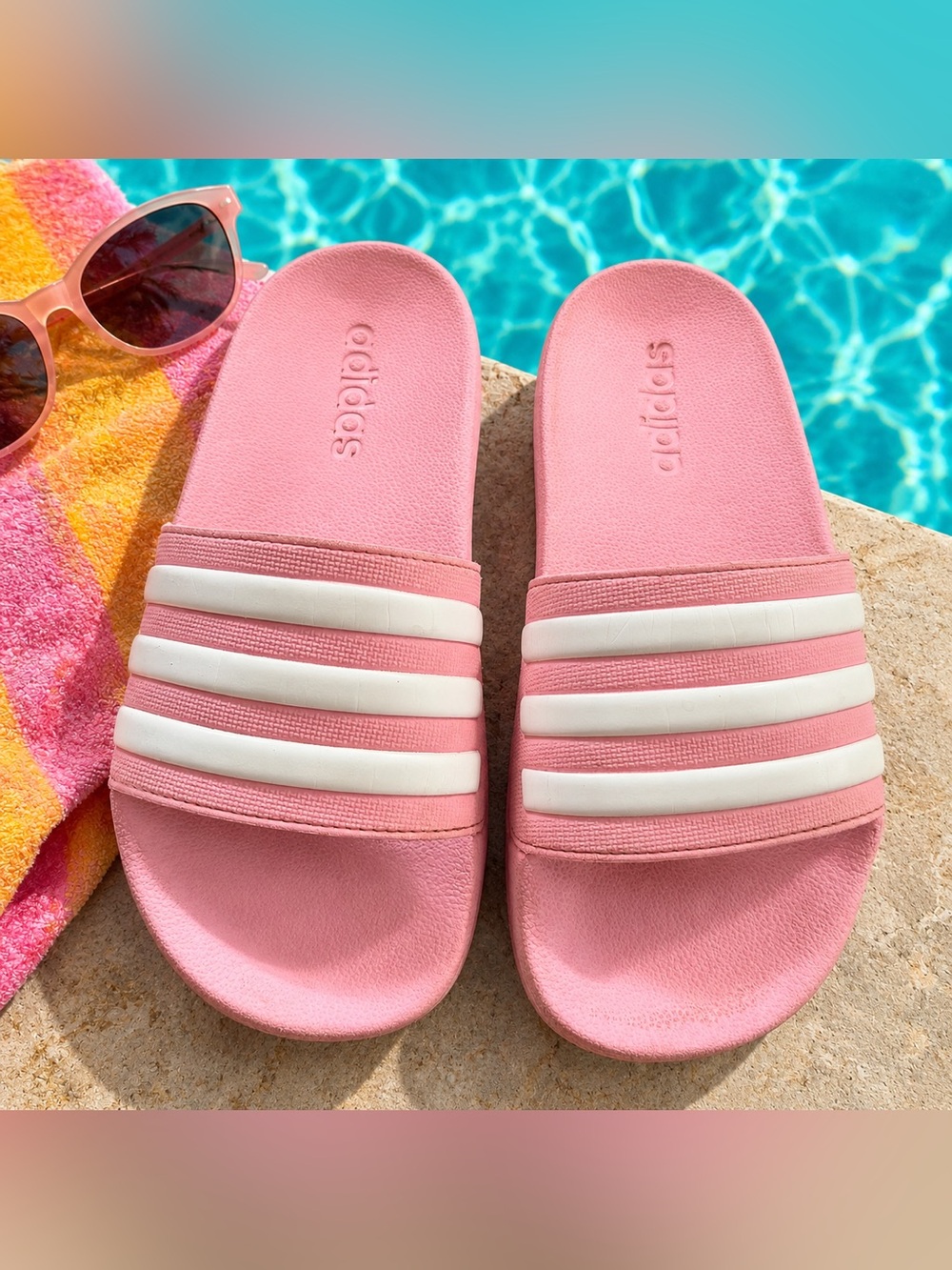 adidas Originals Adilette Aqua sandals for juniors / Size 4